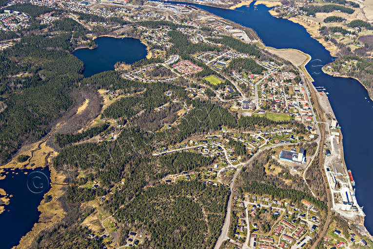 aerial photo, aerial photo, aerial photos, aerial photos, Bromsng, drone aerial, drnarfoto, Frssjn, Grundvik, Halsingland, harbour, samhllen, spring, Stugsund, stder, Sderhamn