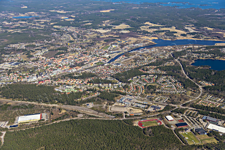 aerial photo, aerial photo, aerial photos, aerial photos, drone aerial, drnarfoto, Halsingland, Hllsen, Klossdammen, samhllen, spring, stder, Sderhamn