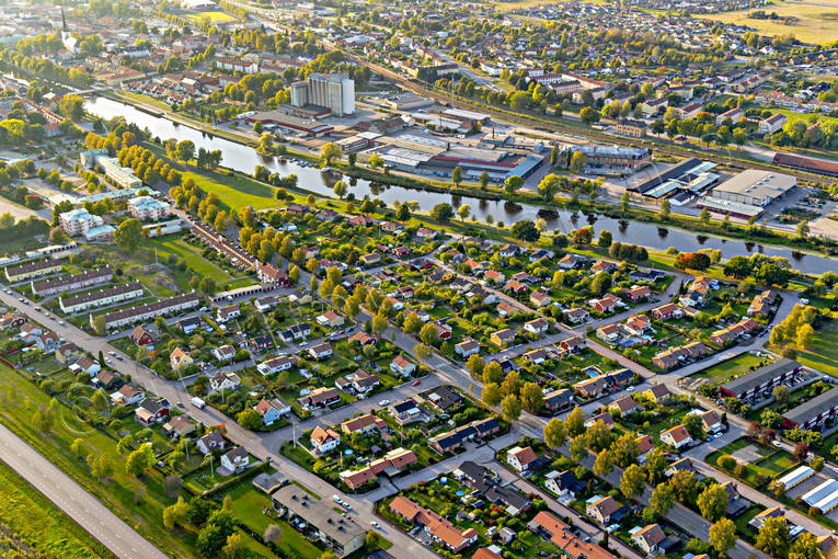 aerial photo, aerial photo, aerial photos, aerial photos, Arboga, Arbogaån, drone aerial, drönarfoto, evening light, Sjukhusgärdet, städer, Västmanland
