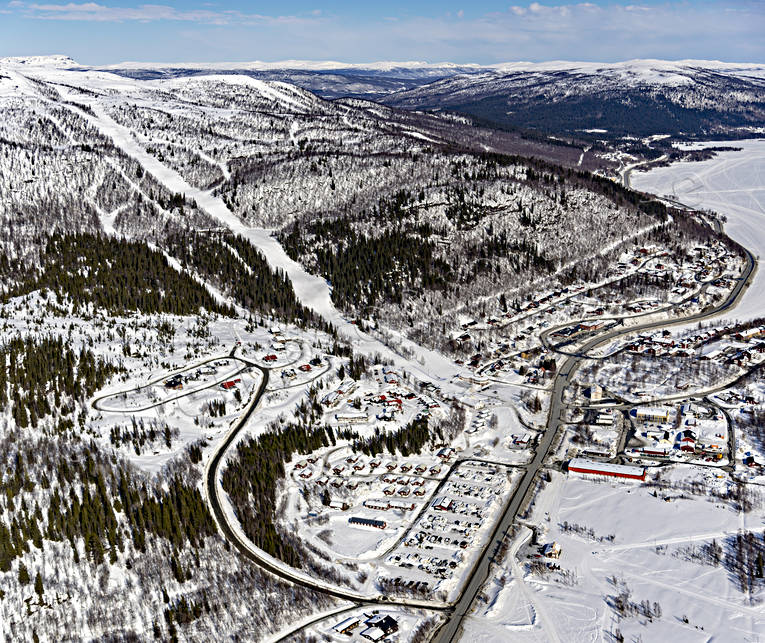 aerial photo, aerial photo, aerial photos, aerial photos, Dearna, drone aerial, drnarfoto, journey down, journeys down, Lapland, samhllen, ski resort, ski slopes, ski-slope, Trnaby, winter