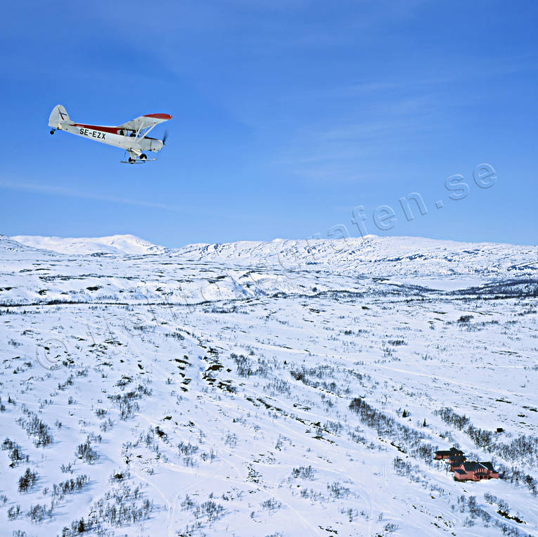 aerial photo, aerial photo, aerial photos, aerial photos, aeroplane, aeroplane, drone aerial, drnarfoto, fly, hunting castle, hunting castle, Jamtland, landscapes, pink, reindeer lake, rensjosatern, winter, winter landscape