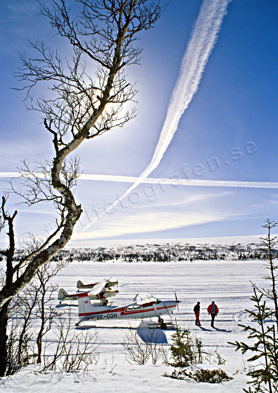 aviation, communications, fly, North Reindeer lake, ski flight, spring-winter, sun, winter, winter flying