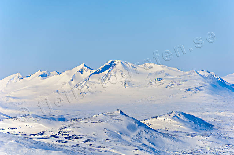 aerial photo, aerial photo, aerial photos, aerial photos, Akka, Akka massif, drone aerial, drönarfoto, landscapes, Lapland, mountain, mountain range, Skalariehppe, winter