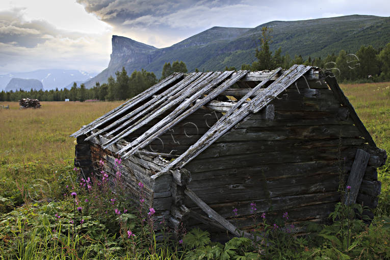 Aktse, barn, landscapes, Lapland, Laponia, mountain, mountain top, Skerfe, Skierfe, summer