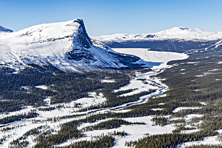 aerial photo, aerial photo, aerial photos, aerial photos, bergsstup, Borga lake, Borgahallan, drone aerial, drnarbild, drnarfoto, landscapes, Lapland, precipice, Saxn, winter