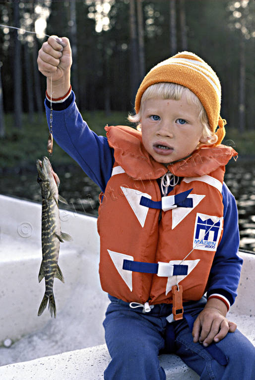 angling, children, fishing, life-jacket, air-jacket, northern pike fishing, pike, reel, reel fishing, spin fishing, spinning
