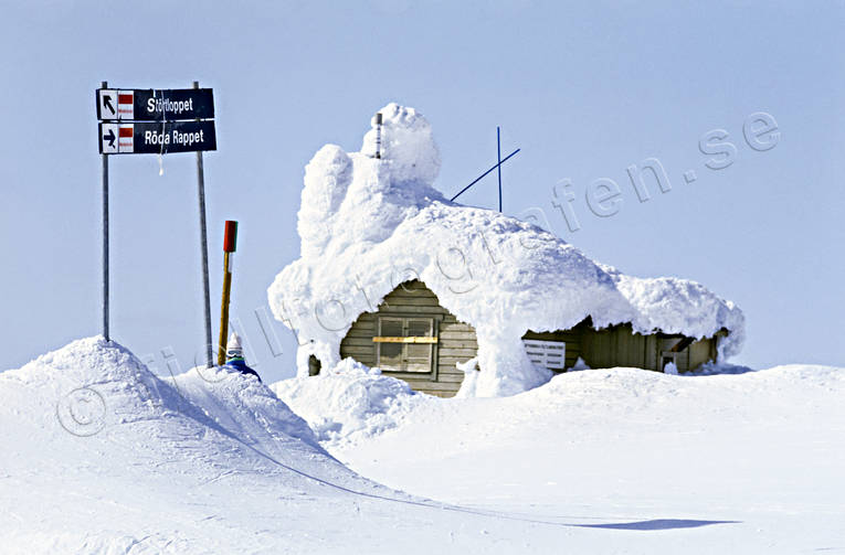 Are, Areskutan, buildings, cottage, down-hill running, house, Jamtland, mountain, outdoor life, season, seasons, skies, skiing, snow storm, snow-covered, wild-life, winter, ventyr