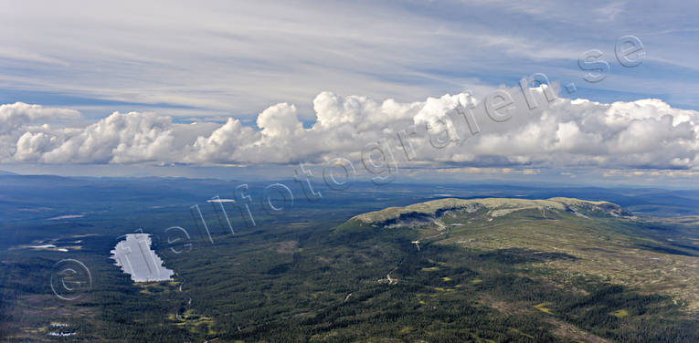 Cumulus clouds above Nipfjället aerial photo, aerial photo, aerial photos, aerial photos, Burusjön, cloud layer, cumulus clouds, Dalarna, drone aerial, drönarfoto, landscapes, mountain, mountain, mountain pictures, Nipfjället, summer