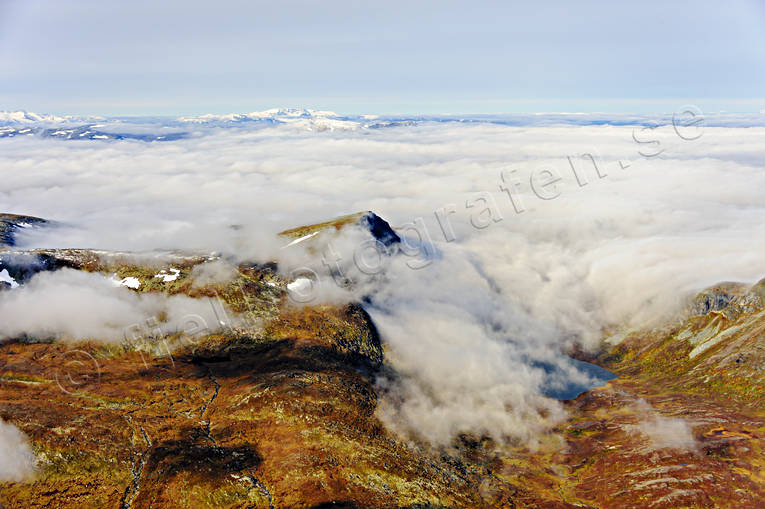 aerial photo, aerial photo, aerial photos, aerial photos, autumn, cloud, drone aerial, drnarfoto, Durrenjaure, Durrenpiken, fog, fog clouds, landscapes, Lapland, mountain pictures, mountain top