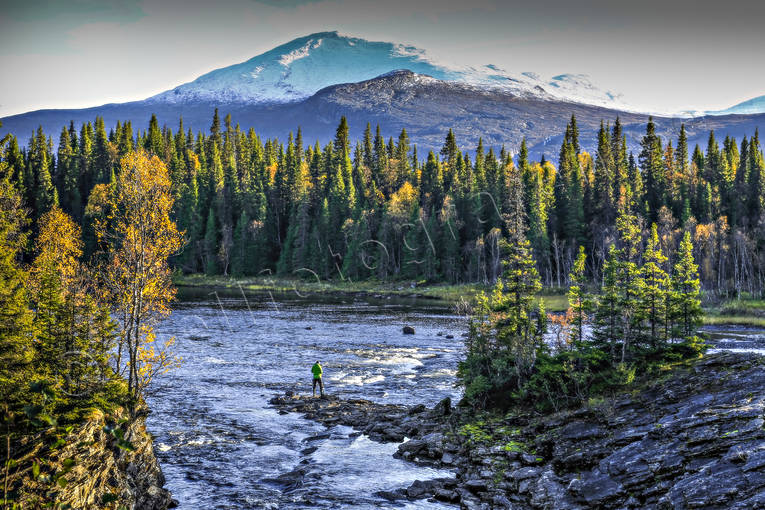 alpine, alpine landscape, atmosphere, autumn, autumn colours, Enafors, Jamtland, landscapes, mountain, mountain scene, mountain top, nature, river, Snasen, Snasenmassivet, Storsnasen, stream, vatten, watercourse