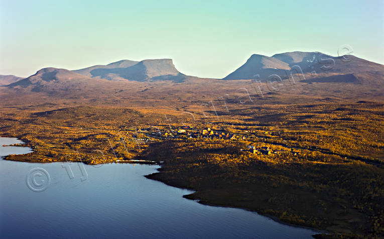 Abisko, aerial photo, aerial photo, aerial photos, aerial photos, autumn, autumn colours, drone aerial, drnarfoto, landscapes, Lapland, Lapporten, mountain, mountain pictures, Torne Trsk