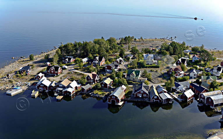 aerial photo, aerial photo, aerial photos, aerial photos, boat house, cabins, drone aerial, drönarfoto, Halsingland, idyll, islands, landscapes, Rönnskär, samhällen, summer