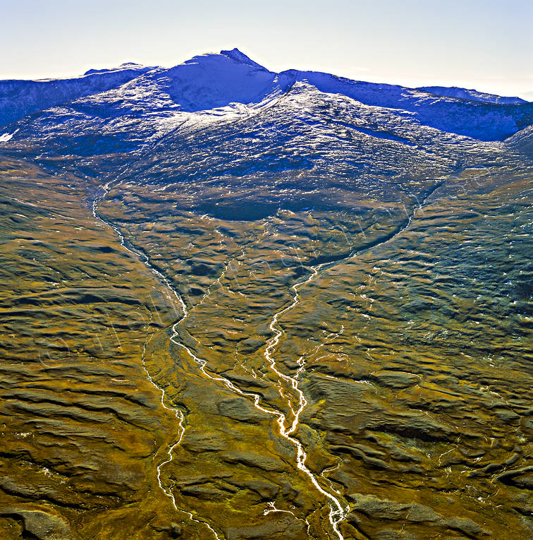 aerial photo, aerial photo, aerial photos, aerial photos, alpine mountains, autumn, avvattning, bckar, drone aerial, drnarfoto, Enan, fjllbilder, fjllbckar, Jamtland, kllflden, landscapes, mountain stream, mountain top, sylarna, watercourse