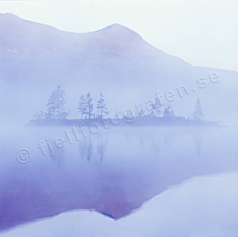 ambience, ambience pictures, atmosphere, fog, island, Jamtland, morning, mountain, mountain top, Munsfjallet, Munsvattnet, season, seasons, summer