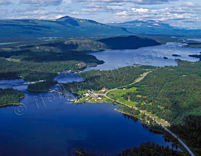 aerial photo, aerial photo, aerial photos, aerial photos, camping, cottage village, chalet complex, drone aerial, drnarfoto, farms, fishing camp, Gardovaratj, Gaskajaure, Gauto, Gauto lake, Gautojaure, Lais river, landscapes, Lapland, Mittisjn, mountain pictures, Padjejaure, summer, Tjksa