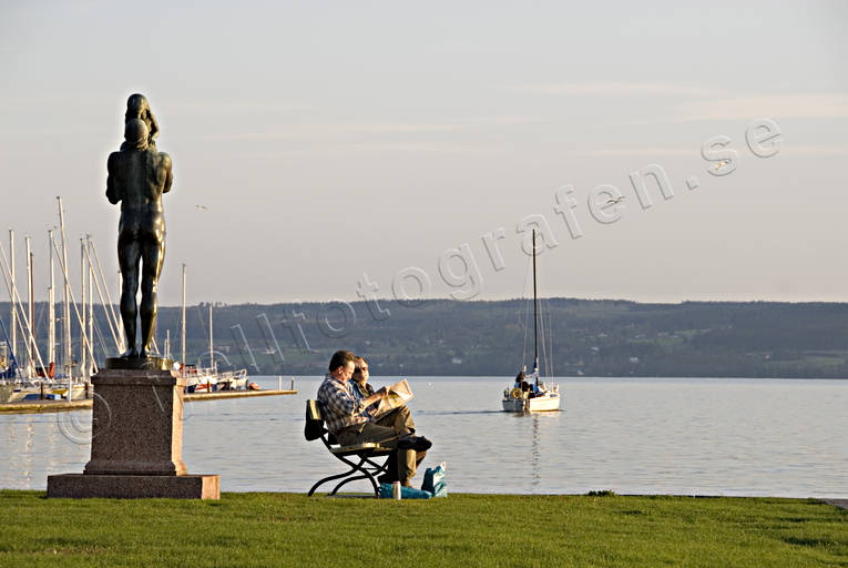 culture, evening, harbour, Ostersund, playtime, present time, relaxation, sailing-boat, small-boat harbour, statue, summer