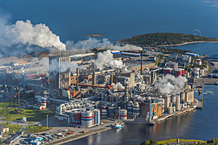 aerial photo, aerial photo, aerial photos, aerial photos, Angermanland, drone aerial, drnarfoto, factory, Husum, installations, kustnra, Mets Board, papermill, pulp factory, pulp industry, wood pulp industry, Rgn, samhllen, summer, woodpulp, paper pulp, paper wood