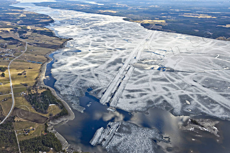 Isvägen smälter bort communications, Great Lake, ice track, Jamtland, land, landscapes, smälter, snow melt, spring, Sunne, Vällviken