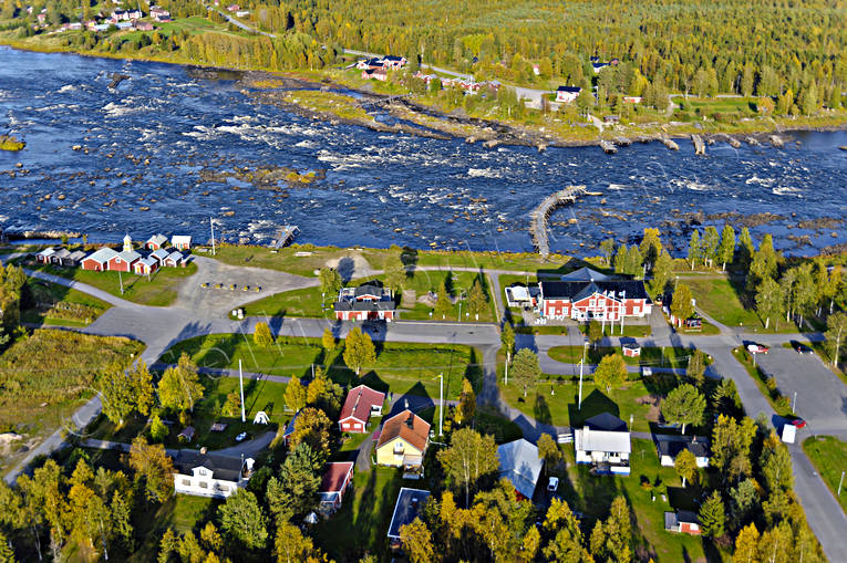 aerial photo, aerial photo, aerial photos, aerial photos, autumn, drone aerial, drnarfoto, farms, installations, Kukkola, Kukkolaforsen, landscapes, Nationallvdagen, North Bothnia, sikhvning, Torne lv, lvsik