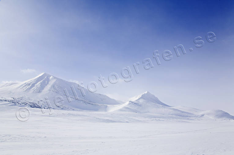 alpine mountains, kurajaure, kuravagge, Kvikkjokk, landscapes, Lapland, mountain spaces, mountain top, mountains, nature trail, snow, staika, vinterbild, winter, winter route