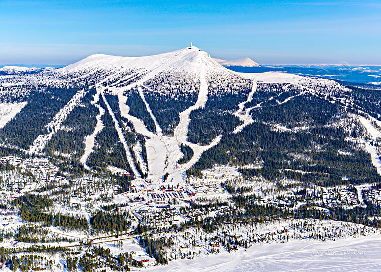 aerial photo, aerial photo, aerial photos, aerial photos, drone aerial, drnarbild, drnarfoto, Herjedalen, Hovrken, installations, Lofsdalen, samhllen, ski resort, ski resort, ski slopes, tavla, winter