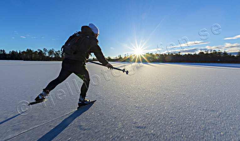 bay floe, Black Lakes, long-distance skating, novemberis, skate, skater, skating, winter, winter sport, ventyr