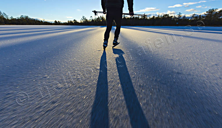 bay floe, Black Lakes, long-distance skating, novemberis, skate, skater, skating, winter, winter sport, ventyr