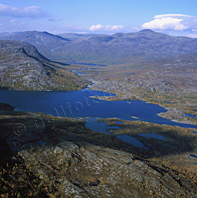 aerial photo, aerial photo, aerial photos, aerial photos, autumn, drone aerial, drönarfoto, Kvikkjokk, landscapes, Lapland, Makak, mountain, mountain lake