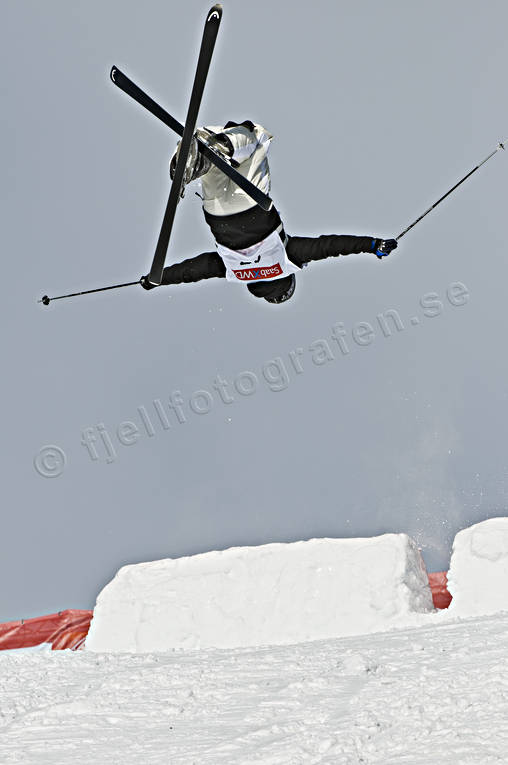 Are, competition, down-hill running, hump, humps skiers, jump, mogul, skier, skies, skiing, snow-spray, speed, sport, winter