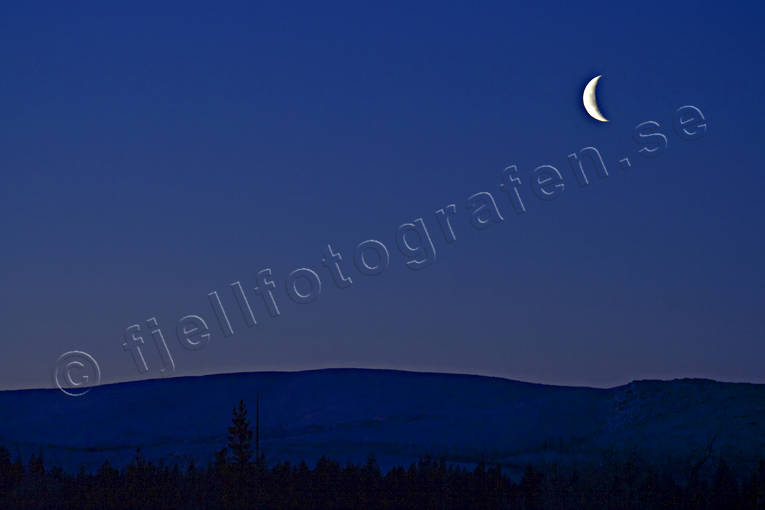 ambience, ambience pictures, atmosphere, blue, crescent, Lapland, Laponia, moon, night