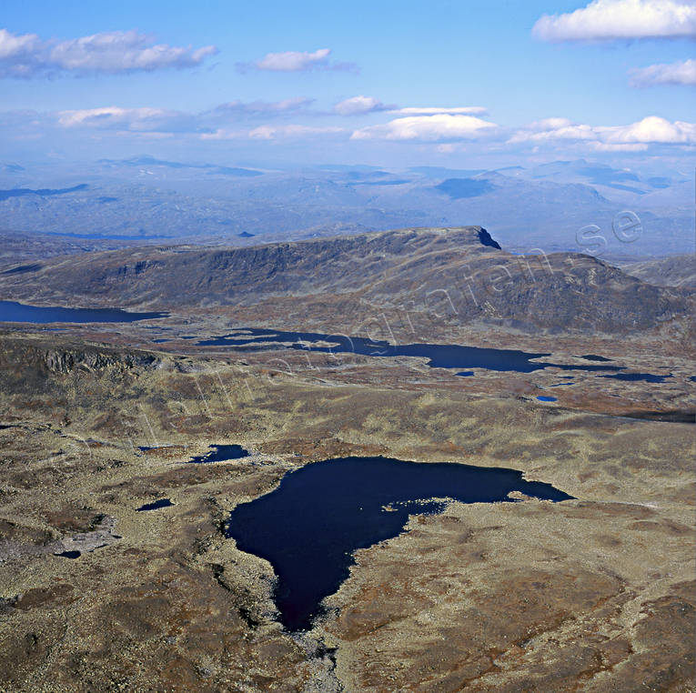 aerial photo, aerial photo, aerial photos, aerial photos, autumn, drone aerial, drnarfoto, Jackvik, Kaisetjakka, landscapes, Lapland, mountain, mountain lake