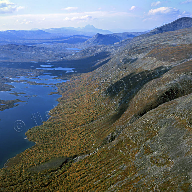 aerial photo, aerial photo, aerial photos, aerial photos, autumn, drone aerial, drnarfoto, Gardaure, Jackvik, landscapes, Lapland, mountain, mountain lake