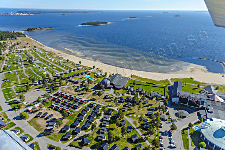 aerial photo, aerial photo, aerial photos, aerial photos, autumn, bathing, buildings, drone aerial, drnarfoto, hotell, installations, konferenshotell, kurort, landscapes, North Bothnia, Pite havsbad, Pitea, Pite havsbad, playa, samhllen, sandy, sea bathe