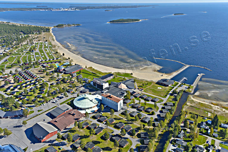 aerial photo, aerial photo, aerial photos, aerial photos, autumn, bathing, buildings, drone aerial, drnarfoto, hotell, installations, konferenshotell, kurort, landscapes, North Bothnia, Pite havsbad, Pitea, Pite havsbad, samhllen, sandy, sea bathe