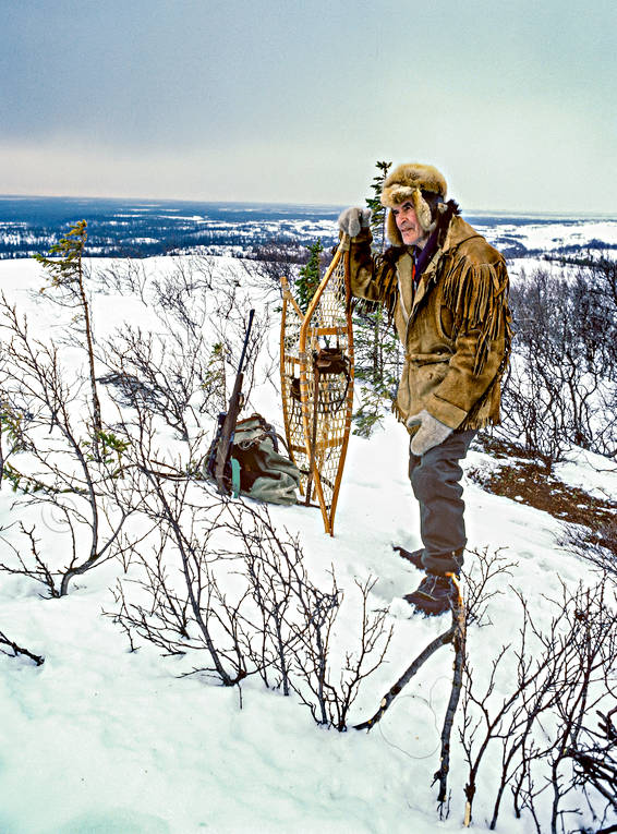 bergstrand, hunting, rackets, snowshoes, snow shoes, trapper, trappern Bergstrand, trapping, white grouse hunt, white grouse trap, winter