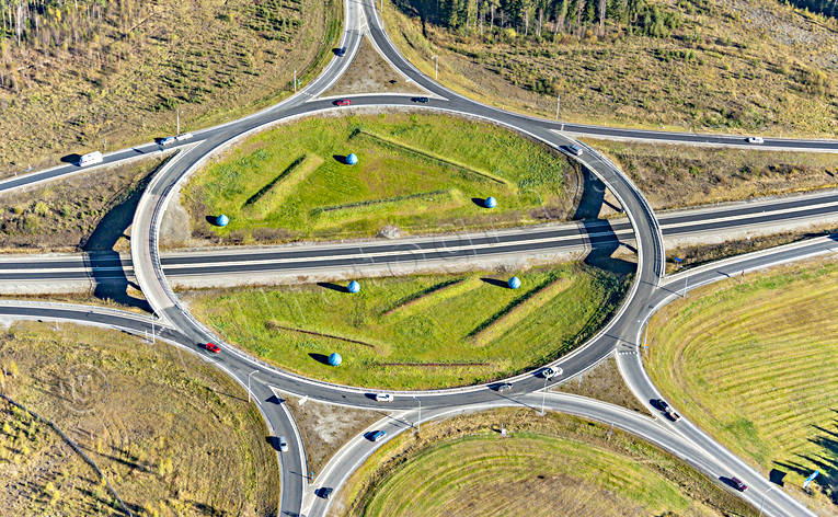 aerial photo, aerial photo, aerial photos, aerial photos, autumn, drone aerial, drnarfoto, E14 highway, Jamtland, kommunikaitoner, land communication, Lillnge, Ostersund, rondell, roundabout, stder