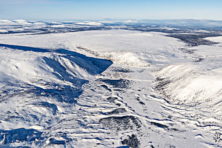 aerial photo, aerial photo, aerial photos, aerial photos, Dorrsjoarna, drone aerial, drnarbild, drnarfoto, istidsrester, Jamtland, landscapes, rullstenssar, winter, sar