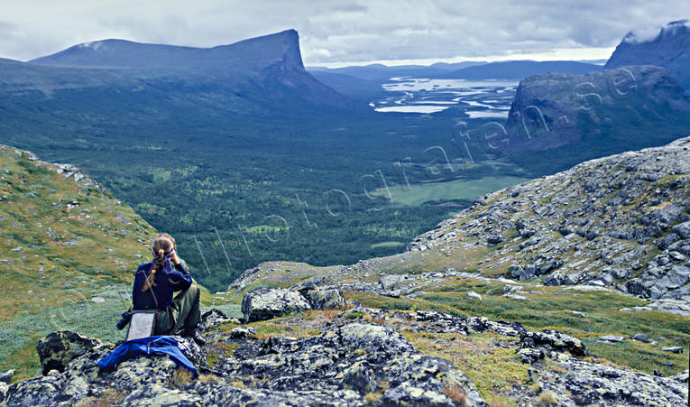 alpine hiking, alpine precipice, back-packer, back-packing, break, Laitaure, landscapes, Lapland, Lapponia, mountain, mountain nature, mountain precipices, Nammasj, Nammatj, national park, national parks, nature, outdoor life, participate, participate landscape, Rapa Valley, rest, Ridok, Sarek, Sarek nationalpark, Sarekfjll, Skerfe, Skierfe, sommarfjll, summer, Tjahkelij, Tjakkeli, wild-life