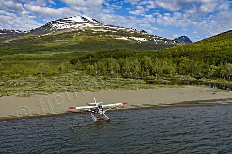 aerial photo, aerial photo, aerial photos, aerial photos, aviation, drone aerial, drnarbild, drnarfoto, flygplan sjflygplan, Kaitum, Kaitumjaure, kommunikatinoer, landscapes, Lapland, Sanarcohkka, seaplane, summer, touched down