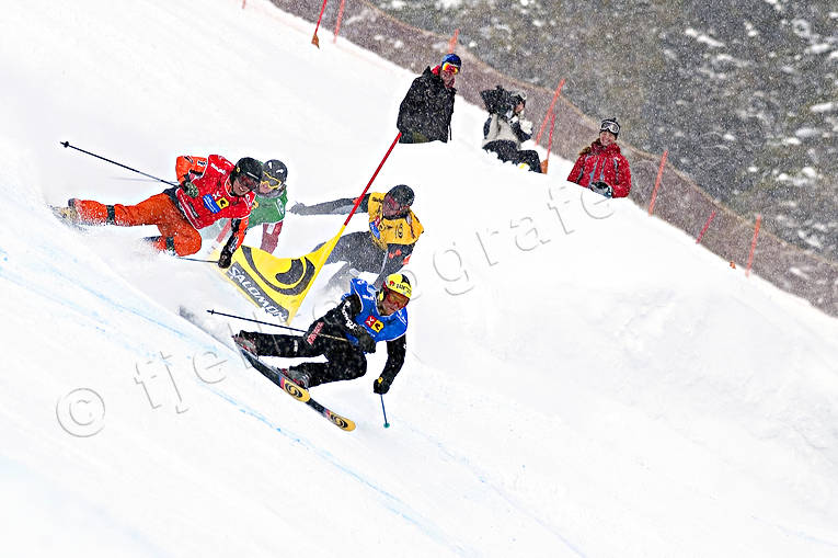 alpine, competition, down-hill running, ski-cross, ski-slope, skidtävilng, skier, skier-cross, skies, skiing, slalom, sport, winter