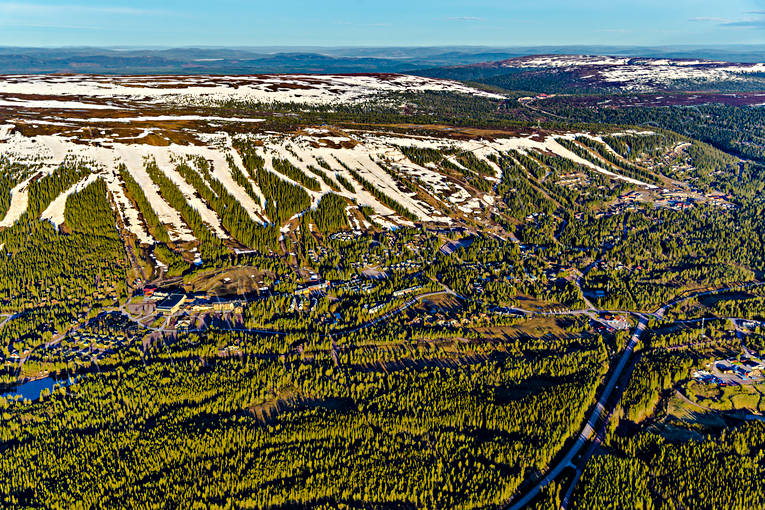 aerial photo, aerial photo, aerial photos, aerial photos, Dalarna, drone aerial, drnarfoto, installations, journeys down, Lindvallen, ski resort, ski resort, ski slopes, skidanlggningar, SkiStar, spring, Slens, Slstern