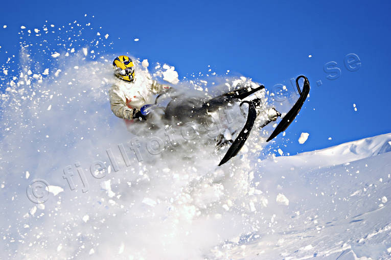 free-skating, jump, jumping, motor sports, mountain, scooter, scooters, snow, snow scooters, snow-spray, snowmobile, snowmobile, winter, ventyr