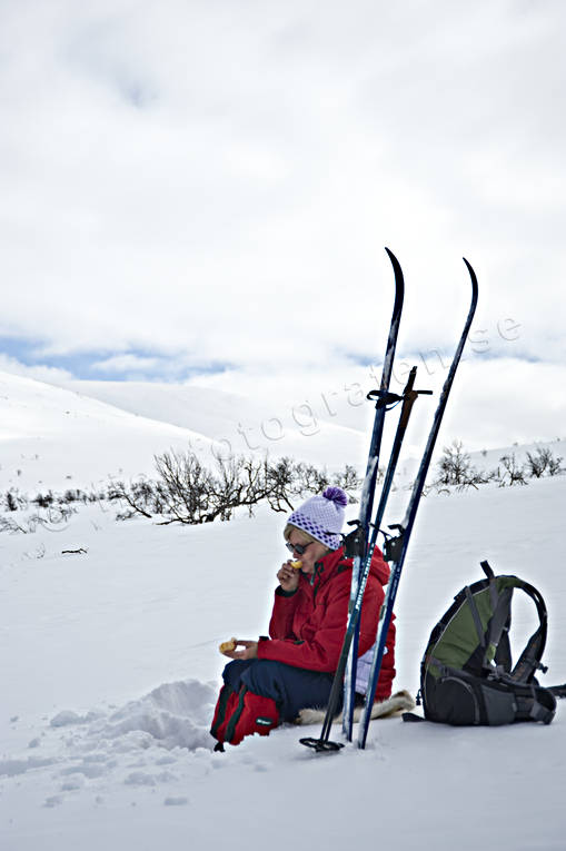 break, national park, national parks, orange, rasta, rest, rests, ski touring, skier, skiing, Sododalen, Sonfjllet, winter, ventyr