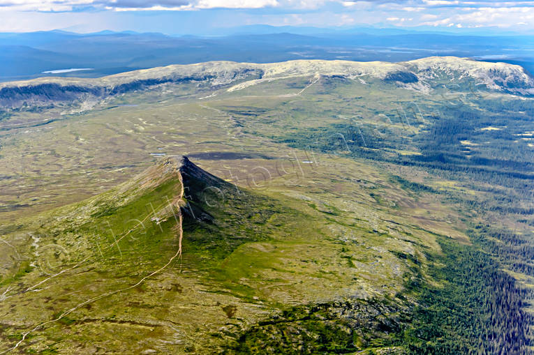 aerial photo, aerial photo, aerial photos, aerial photos, Dalarna, drone aerial, drnarfoto, fjllbilder, landscapes, mountain, mountain crests, mountain top, Nipfjllet, stigar, Stdjan, summer, Swedish Mountains, vandringsleder