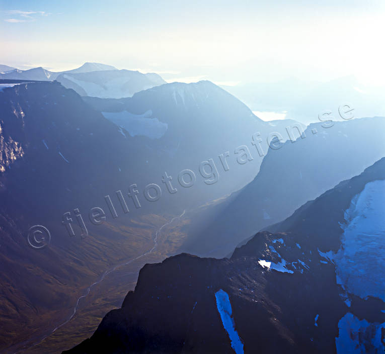 aerial photo, aerial photo, aerial photos, aerial photos, autumn, drone aerial, drnarfoto, fjllbilder, landscapes, Lapland, Nallo, Nallostugan, nl, nlen, Stuor Reaiddavaggi, Swedish Mountains