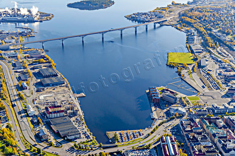 aerial photo, aerial photo, aerial photos, aerial photos, autumn, bridge, drone aerial, drönarfoto, Medelpad, städer, Sundsvall, Sundsvallsbron