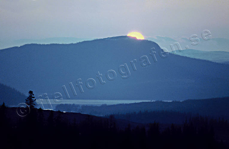 ambience, ambience pictures, atmosphere, blueing, evening, Jamtland, mountain, season, seasons, spring, Stroms Vattudal, sunset, Vattudalen