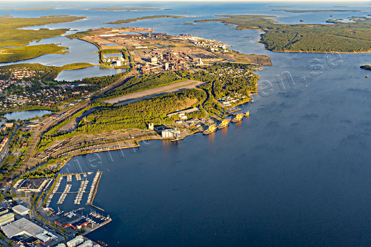 aerial photo, aerial photo, aerial photos, aerial photos, Aronstorpsviken, drone aerial, drnarfoto, isbrytare, Lulea, North Bothnia, stder, summer, Svartn, Svartstaden, Svartsundet