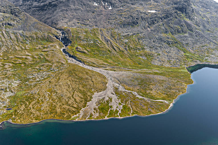 Svämkägla Alluvialkon aerial photo, aerial photo, aerial photos, aerial photos, alluvialkon, corrosiveness, drone aerial, drönarfoto, erosion, fjällbilder, Lapland, Njuonnerjavrre, summer, svämkägla, Swedish Mountains