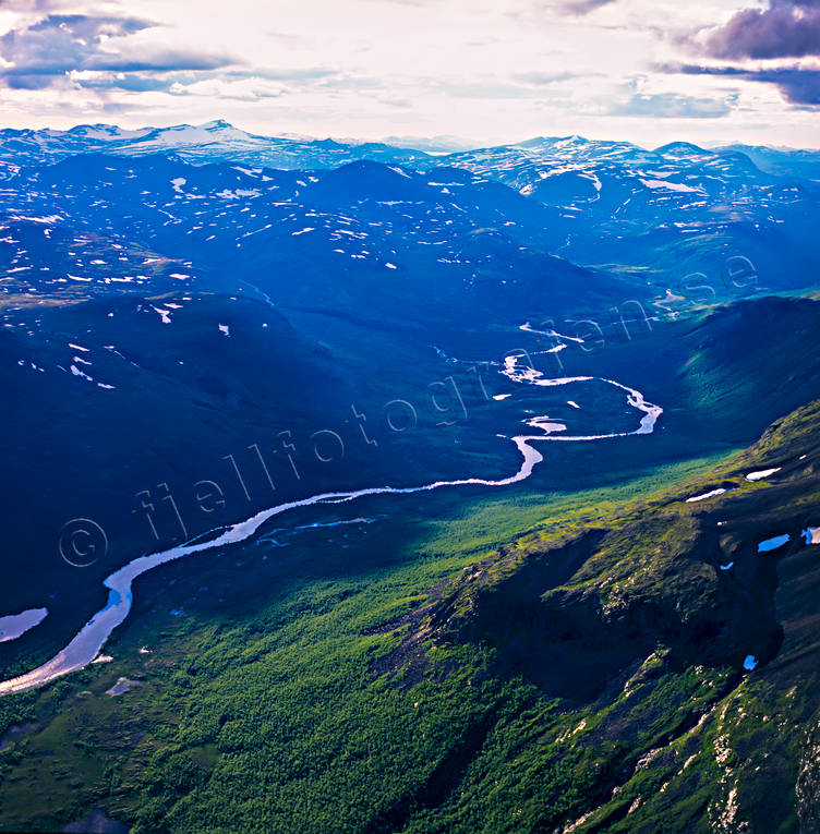 aerial photo, aerial photo, aerial photos, aerial photos, drone aerial, drnarfoto, landscapes, Lapland, mountain, mountain pictures, Padjelanta, Rivkonjunnje, summer, Tarradalen, Tarratno, watercourse